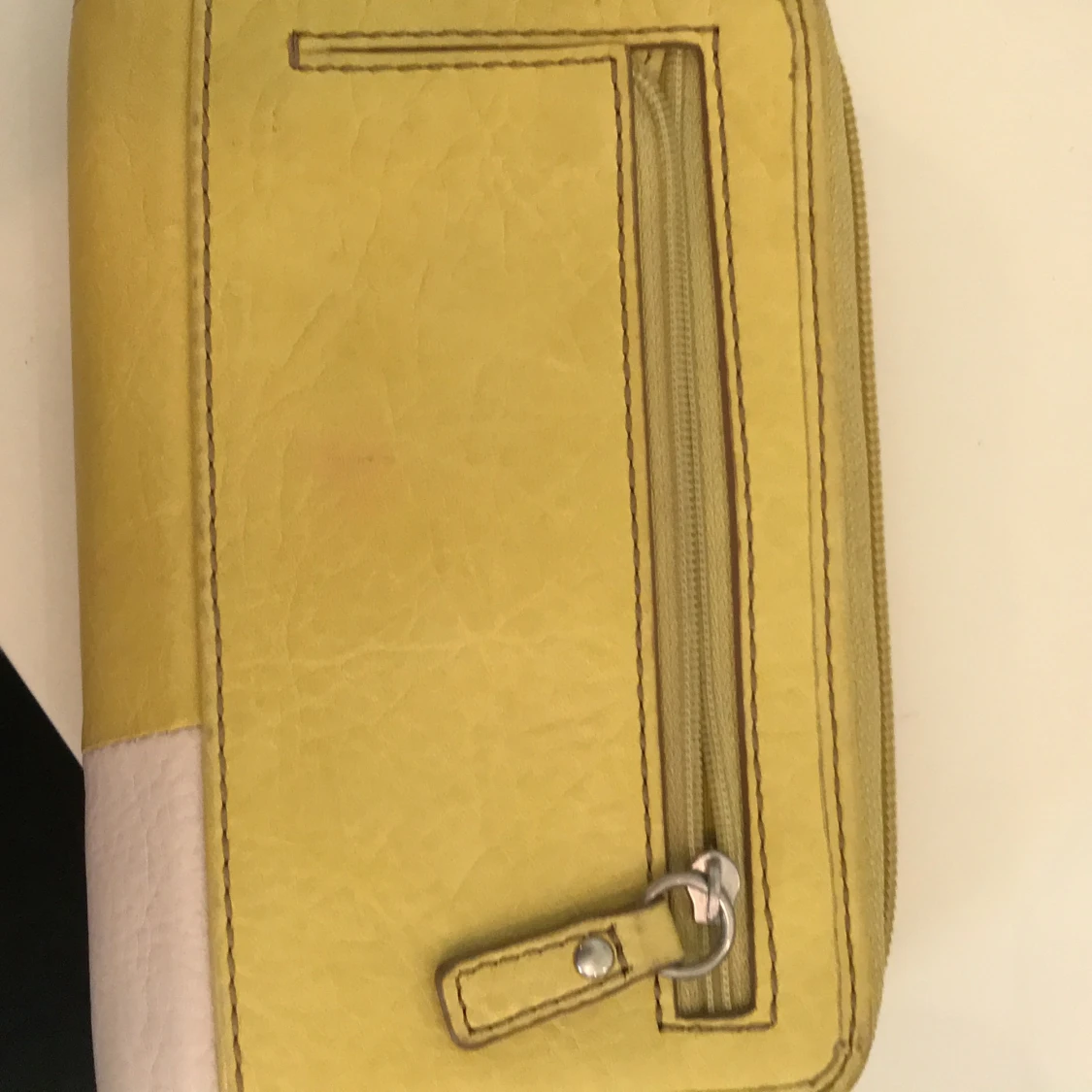 Gul plånbok  - 91