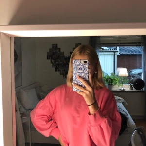 Tröja - En rosa tröja använt 1 gång inga fläckar 