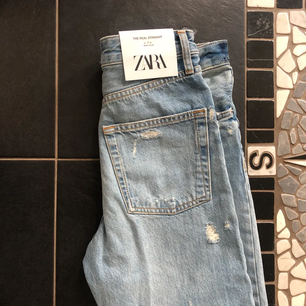 Separat annons där jeansen är ute till försäljning finns nu uppe:). Jeans & Byxor.