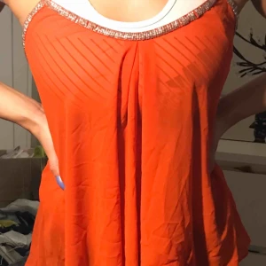  - Topp med glitter detaljer bra skick