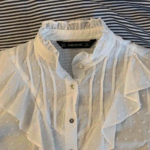  - Blus från Zara! Endast använd en gång! 150 kr inklusive frakt💖💖💖