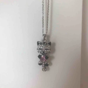  - Fint halsband från guldfynd🐱