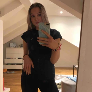  - Klassisk Ralph Lauren tröja i bra skick! Möts upp i stockholm eller så tillkommer frakt😙😙