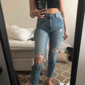  -  Jeans från h&m, säljer pga kommer ej till användning längre. 