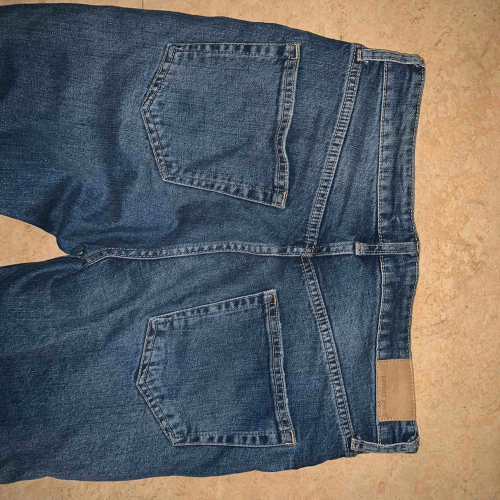 Boyfriend jeans  Högmidjade  Använda 1 gånger  . Jeans & Byxor.