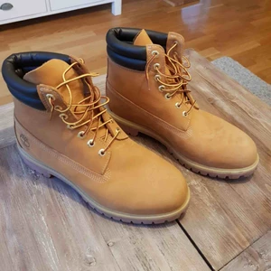  - Helt oanvända Timberlands, min pojkvän som säljer pga fel storlek. Storlek EU45