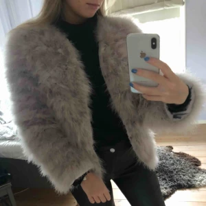  - Jättefin festlig jacka från Dennis maglic (DM) köpt för 1399kr men kommer inte till användning längre.. Pris kan diskuteras! Den är i jättefint skick! Köpare står för frakt!😁