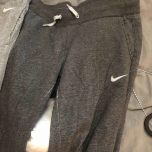  - Använd många gånger! Säljer båda mjukisarna för 100 kr! Väldigt sköna och ha på sig!