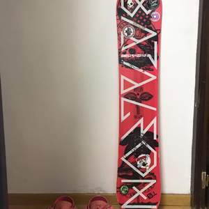 BATALEON freestyle\jibbing snowboard for women. Size: 1,40 cm. + Union Bindings Milan Pink size: S-M          For more info PM 