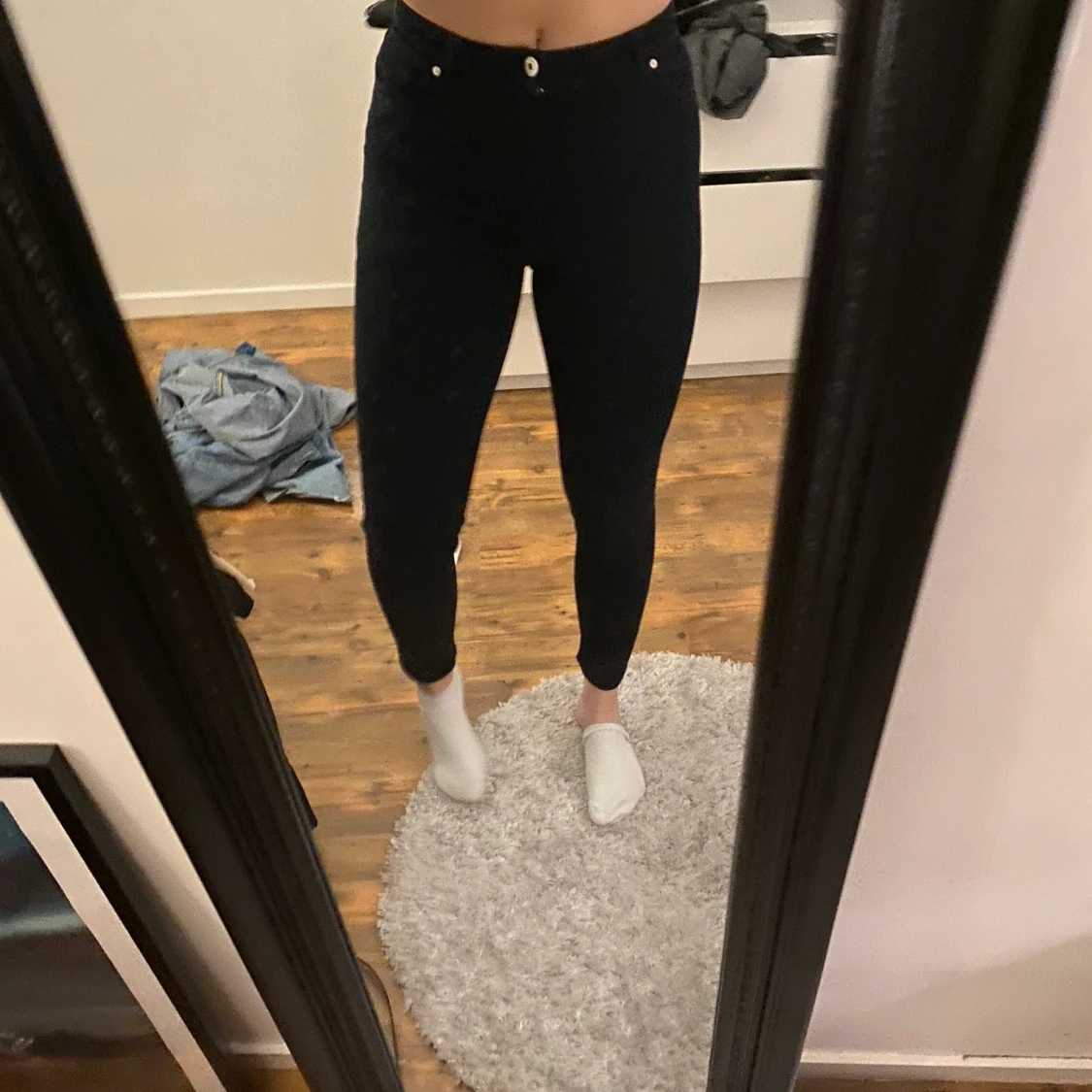 Svarta tajta jeans  - 90