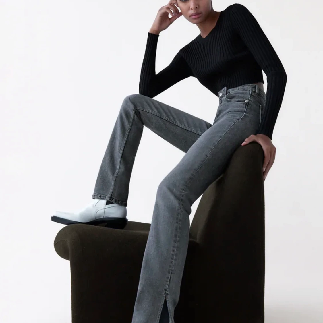 Zara gråa jeans med slits - 90