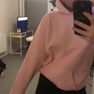 Skit snygg rosa hoodie från H&M herravdelning!! 