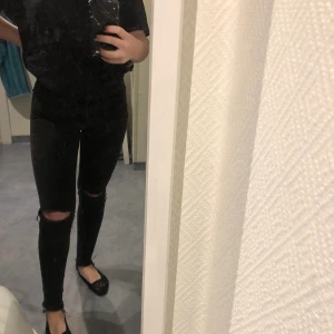 Gina Jeans - Jeans från ginatricot storlek xs, köpta för 400kr! Använda en gång och i nytt skick💕