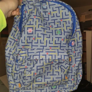 Pac man ryggsäck - En ryggsäck med pac man motiv, helt oanvänd, fint skick