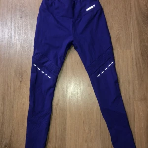 Gymshark tights - Sparsamt använda, säljer pga växt ur. Gymshark träningstights, skriv om du vill veta något mer! :) 250 kr inklusive frakt!