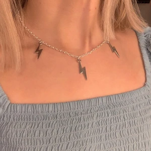 Blixthalsband⚡️ - Justerbart blixthalsband⚡️⚡️                                                    - 70kr💞