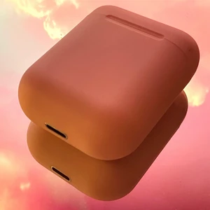 AirPods (kopia) - Kopia av AirPods för dig som vill ha AirPods som inte är för dyra. Helt oanvända!