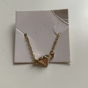 Armband - Armband från guldfynd, aldrig använt. 20 kr plus frakt på 11