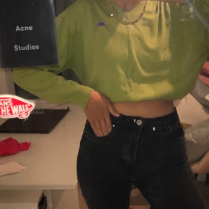 Kappa stickad sweatshirt - Säljer denna sjukt snygga sweatshirt från Kappa. Använd men i väldigt bra skick! Frakt tillkommer💗