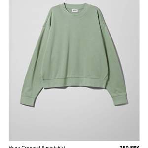 olivgrön sweatshirt från weekday. helt oanvänd! super fin 😀 passar bra till hösten 