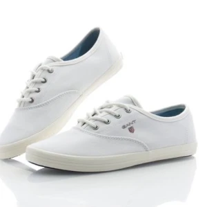 Gant sneakers strl 40 - Säljer dessa sneakers från gant, köpta för 900 kr, använt ca 3 gånger. I ny skick. Först till Kvarn ❤️