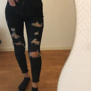 Pants, Strl Xs - Ett par fina jeans från pieces, Har använt de ca 2 gånger. Jag är 158 cm lång. 