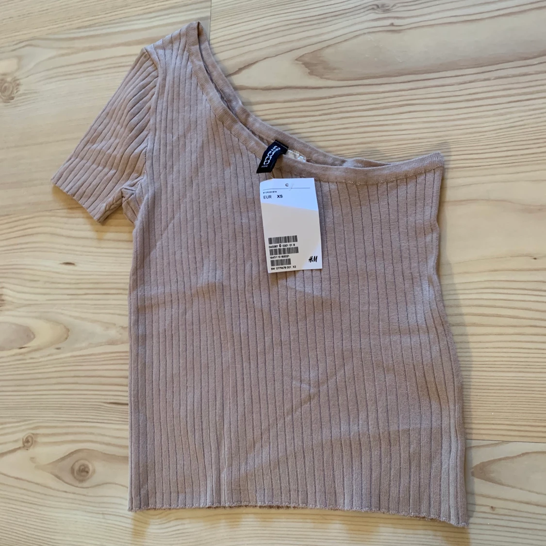 Stickad oneshoulder topp - Beige