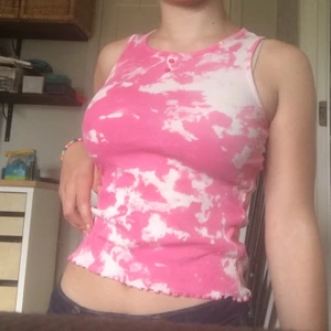 Blek-Tie dye💖🦋 - Jätte fint bleach-Tie dye linne med lettuce hem💖 Mer Tie Dye på min insta @CottonCandyTieDye_