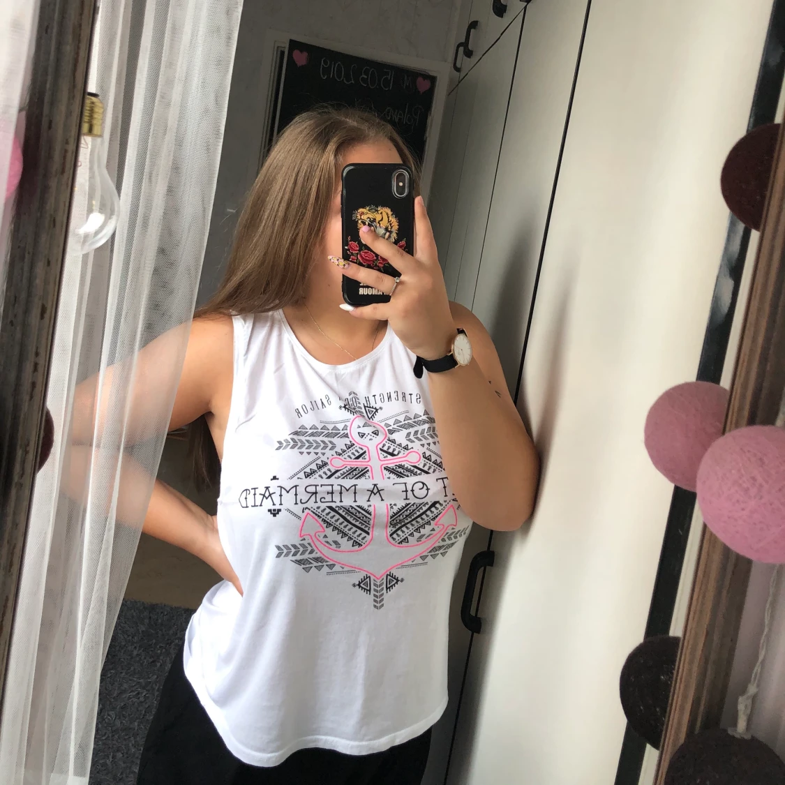 Vit linne med tryck. Storlek L - 90