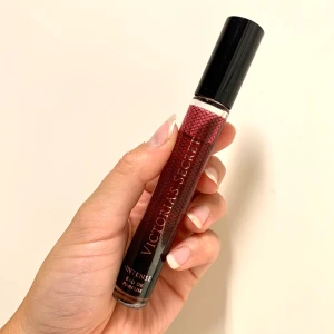 Victorias secret parfym  - Roll-on parfym från Victorias secret i doften Intense❣️ 70kr ink frakt 