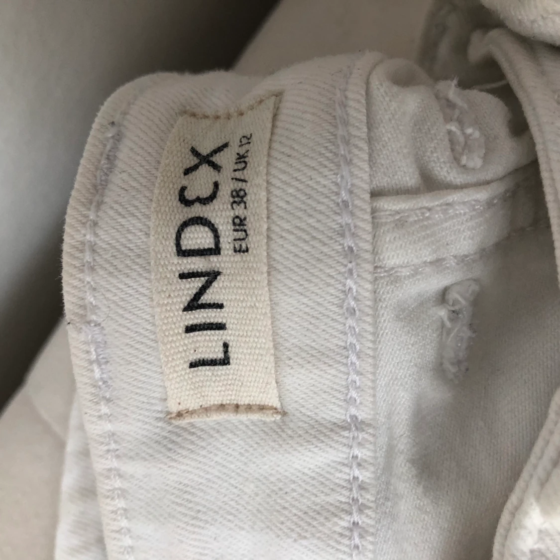 Vita jeans i Straight- modell - 91