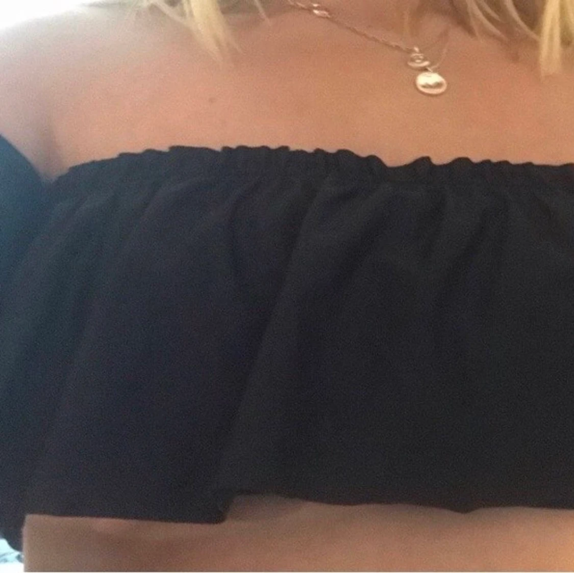  Svart bikiniöverdel  - 90