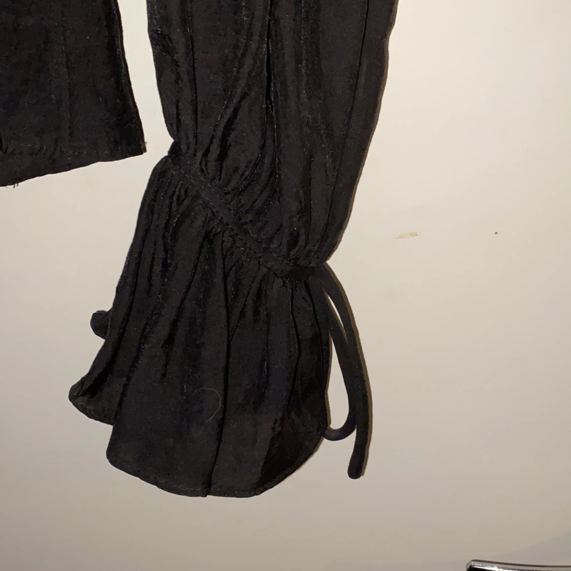 Svart blus från Mango - 91