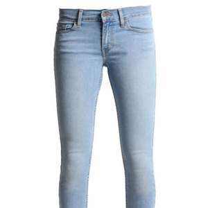 Nästintill oanvända Levis jeans, 711 skinny i strech. Köpa i USA. Frakt tillkommer 