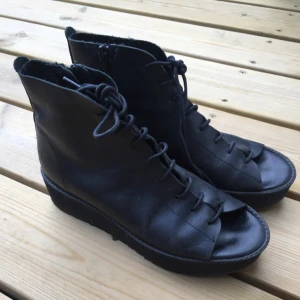  - Skinnsandaler från sixty seven, storlek 36. Skinn.  Nyskick. 