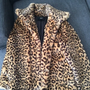  -  Jätte sexig Leopard jacka🌹,  aldrig använd  Frakt ingår 