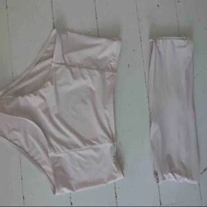  - Jättefin highwaist bikini från missguided- säljes pga att den är för liten för mig