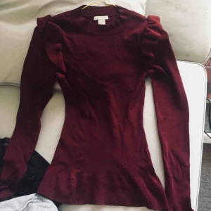  - Tröja från H&M storlek XS  Can meet up in Stockholm 