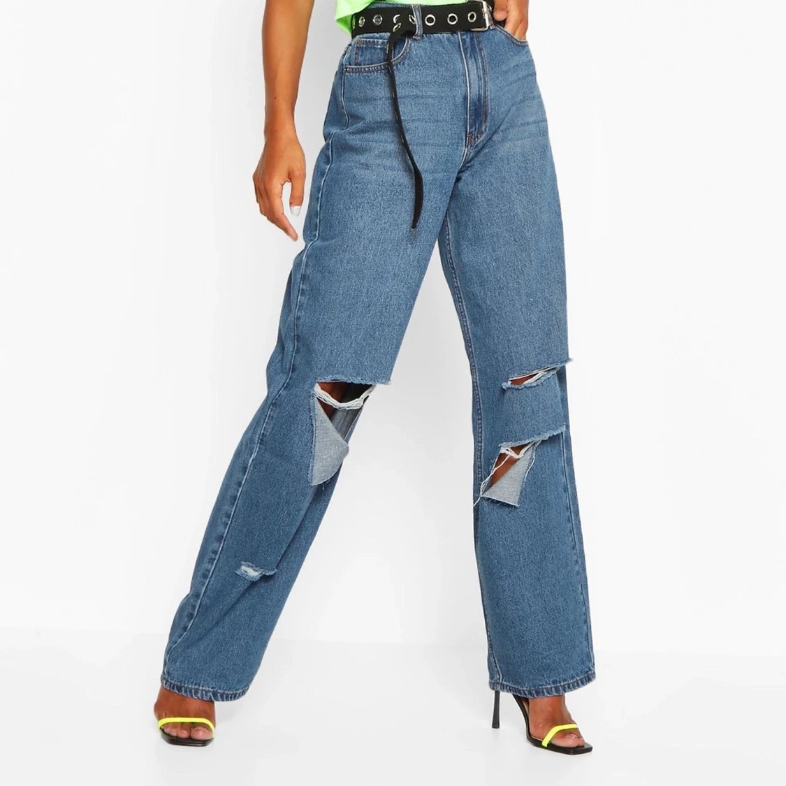 Mörkblå jeans med slitningar - 91