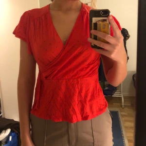 Söt tröja - omlotttröja storlek s-m