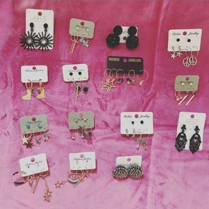 Örhängen - Olika nya örhänge 40kr