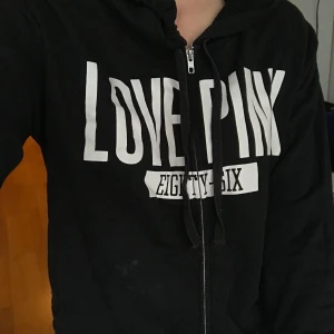 Hoddie PINK - Hoddie från VS PINK. Strl M. 