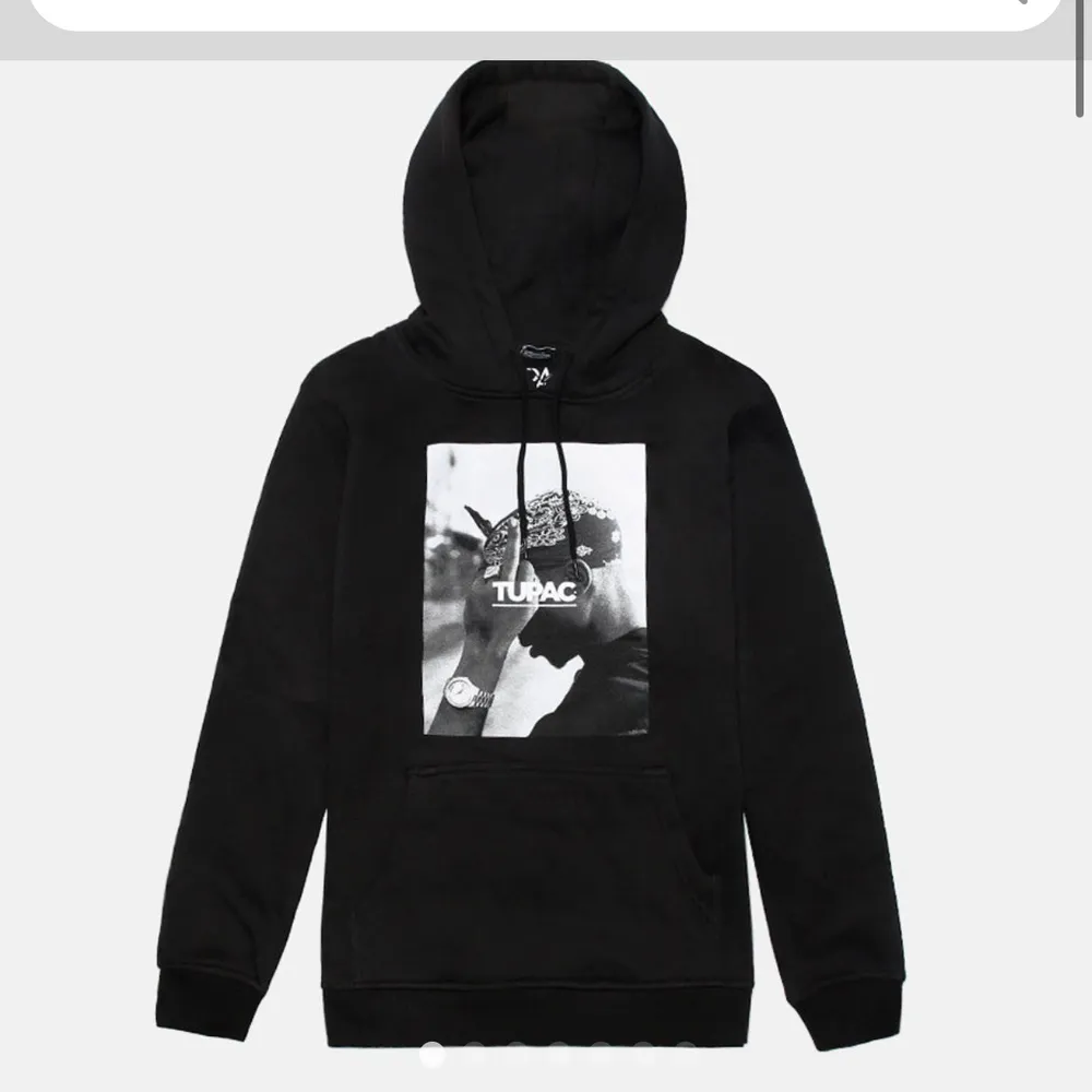 Tupac hoodie från Junkyard i storlek S!. Hoodies.