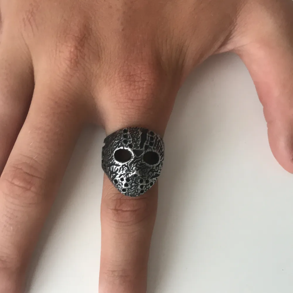 Säljer min Jason ring från seams ,den kommer aldrig till andvändning så cond ,9/10 nypris 250kr kontakta mig för mer bilder elr frågor. Accessoarer.