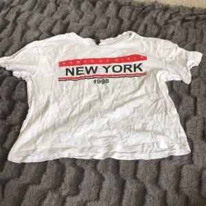 Magtröja - Vanlig t-shorts från h&m