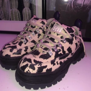 Eytys Angels - Oanvända, storlek 39. Skulle säga att dom passar en 38,5-40