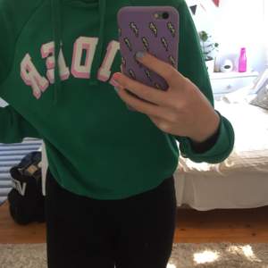 Superskönt och fin grön hoodie från Gina i bra skick. Köpare står för frakt 🥰