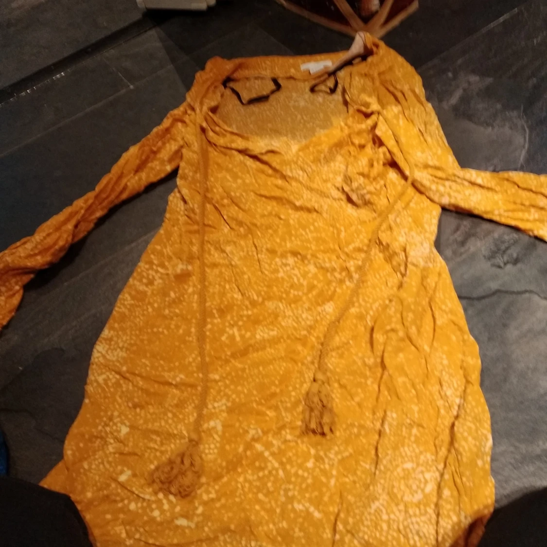 Senapsgul klänning/ lång tröja 