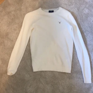 Gant tröja - Säljer en använd Gant tröja i bra skick, köparen betalar porto ✨