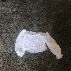 Topp - Gullig topp från shein, aldrig använd. Köparen står för frakten 